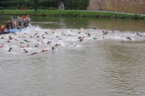 AYX GAMING-“新加坡游泳锦标赛：哪些泳者将带来最惊艳表现？”