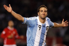 爱游戏app-全国篮球青训体系试点城市名单公布引发各地响应热潮，篮球全国青年联赛名单