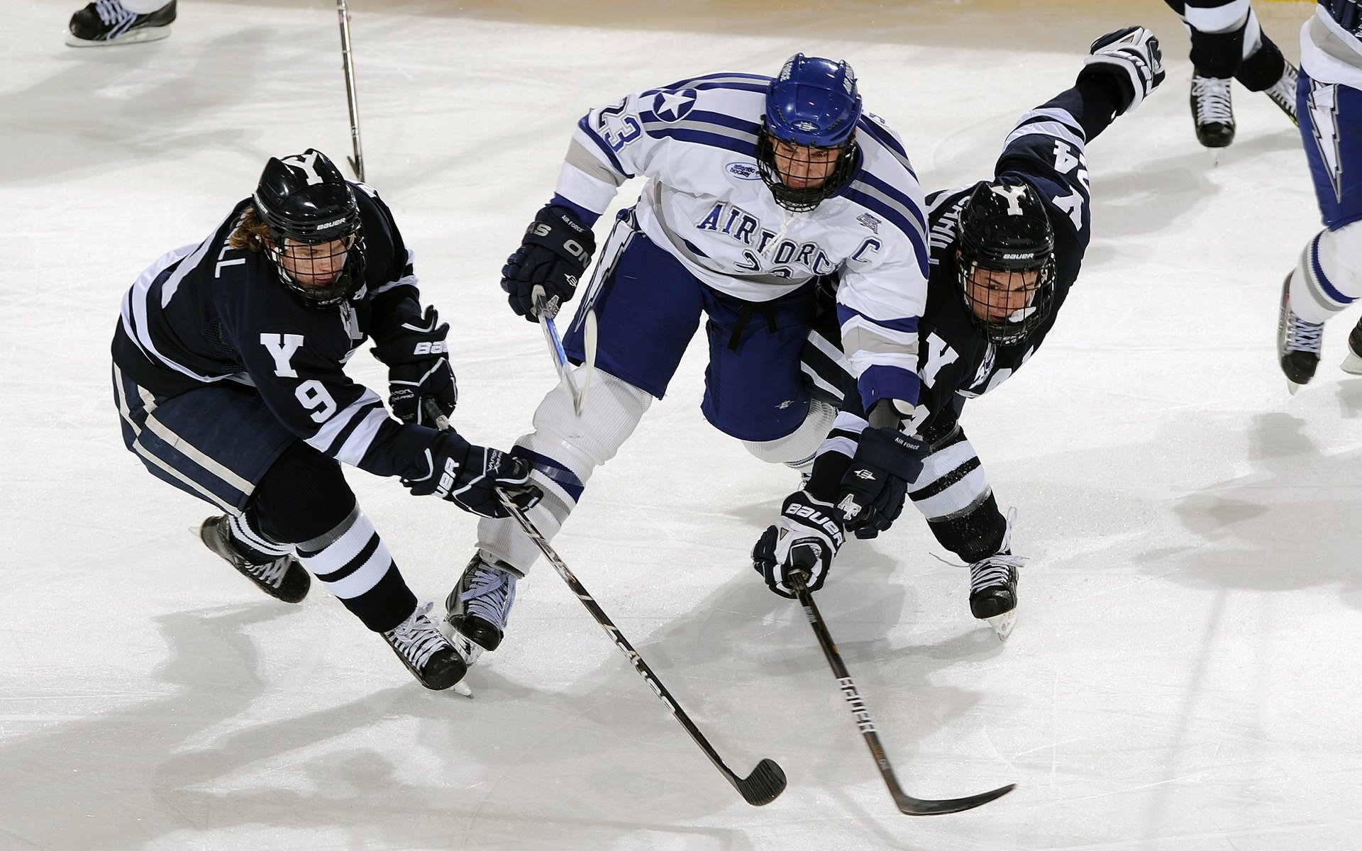 火箭三分线外手感火热连续命中关键球,火箭连续三分不中