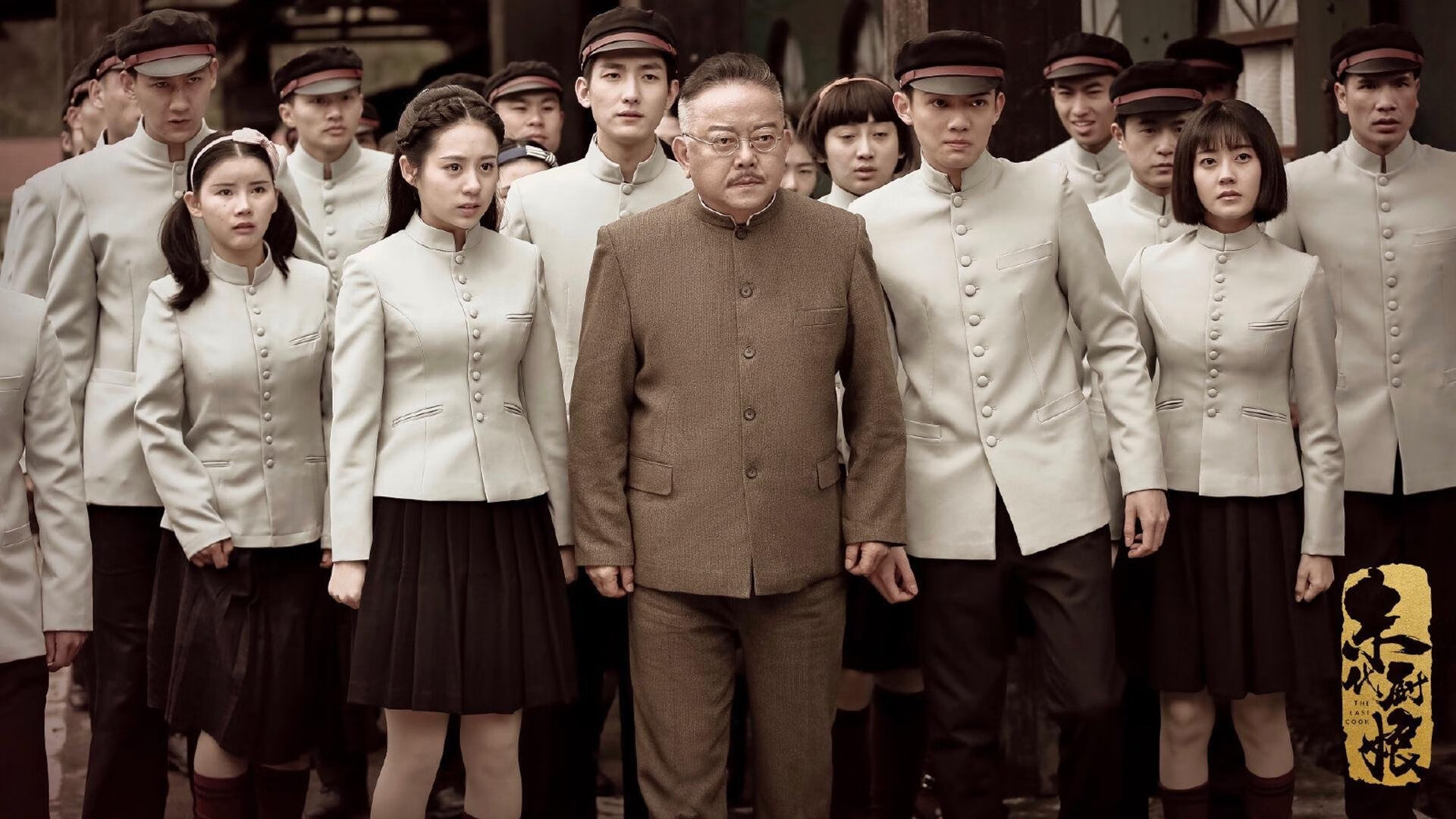 东莞工人大风天坚守岗位,展现敬业精神,c6d运维宝安卓版